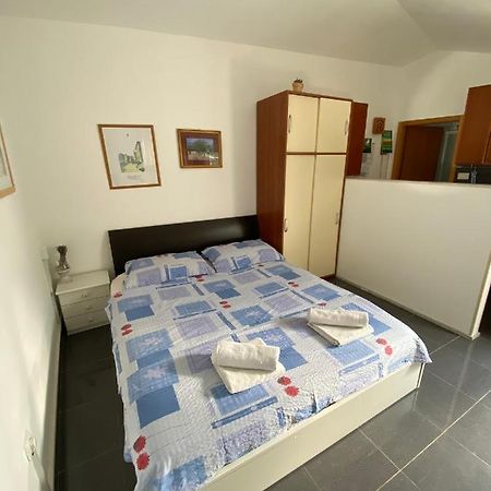 Apartmani Sara Omišalj Екстериор снимка