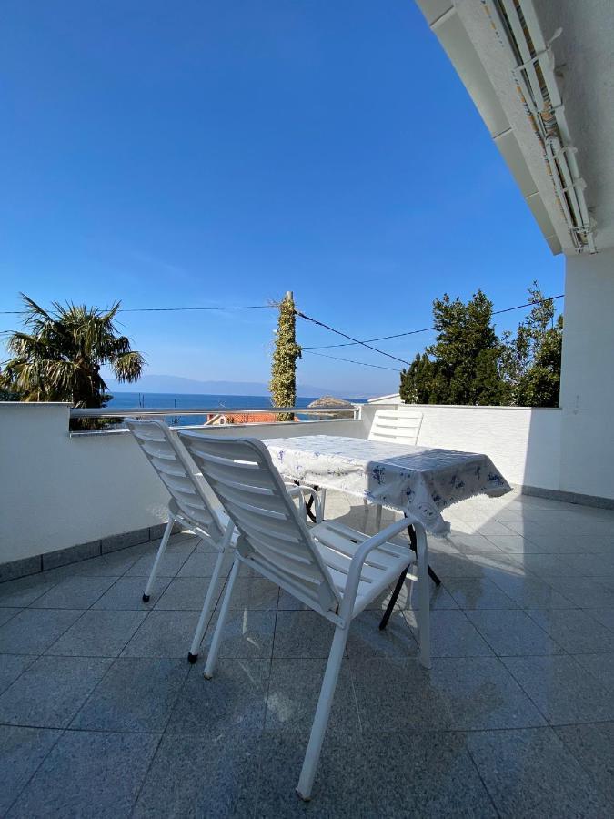 Apartmani Sara Omišalj Екстериор снимка