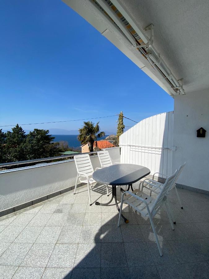 Apartmani Sara Omišalj Екстериор снимка