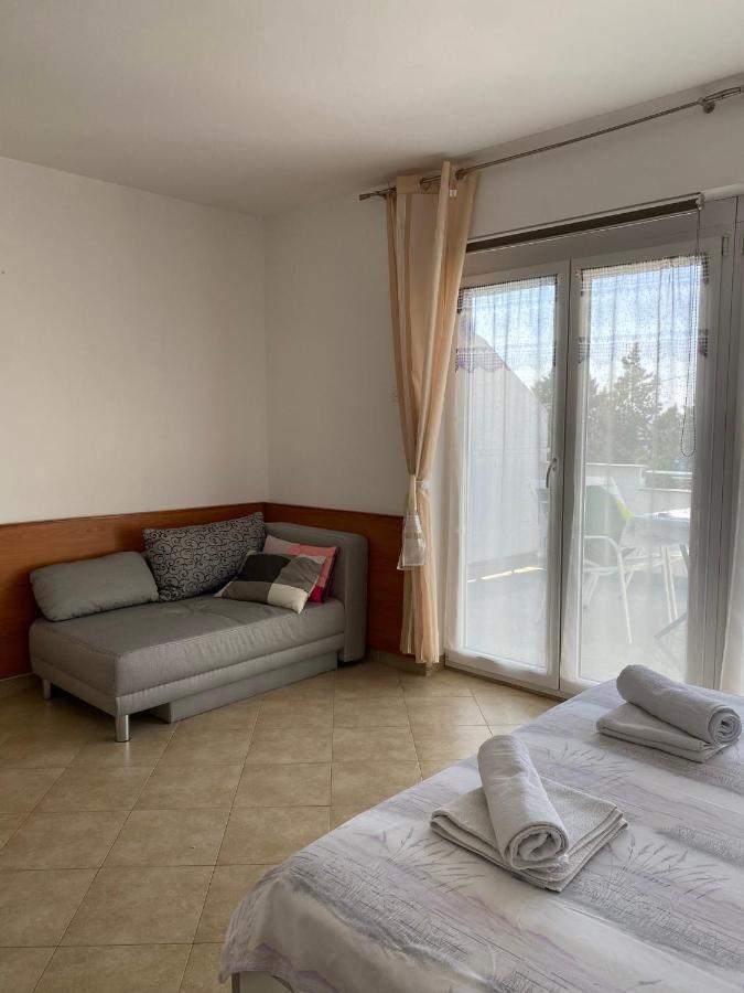 Apartmani Sara Omišalj Екстериор снимка