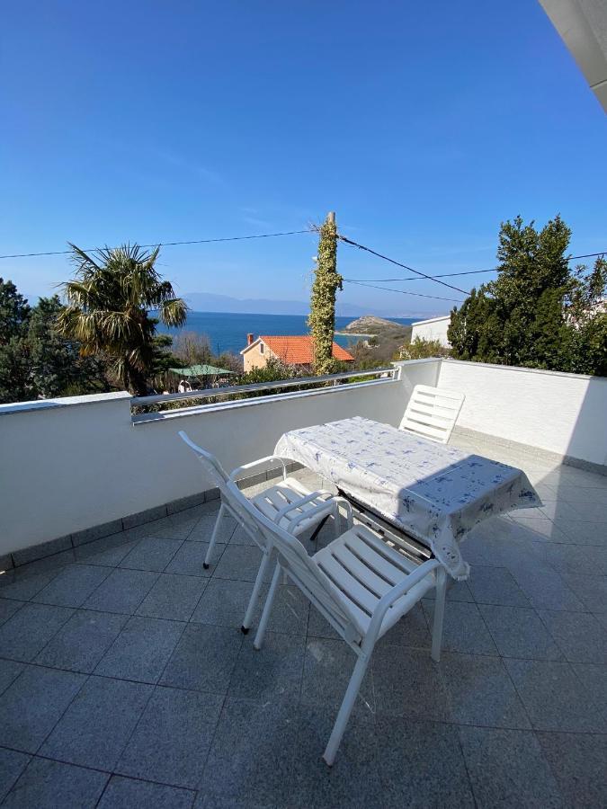 Apartmani Sara Omišalj Екстериор снимка