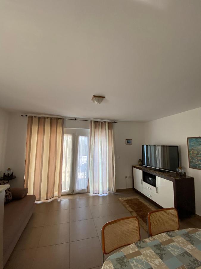 Apartmani Sara Omišalj Екстериор снимка