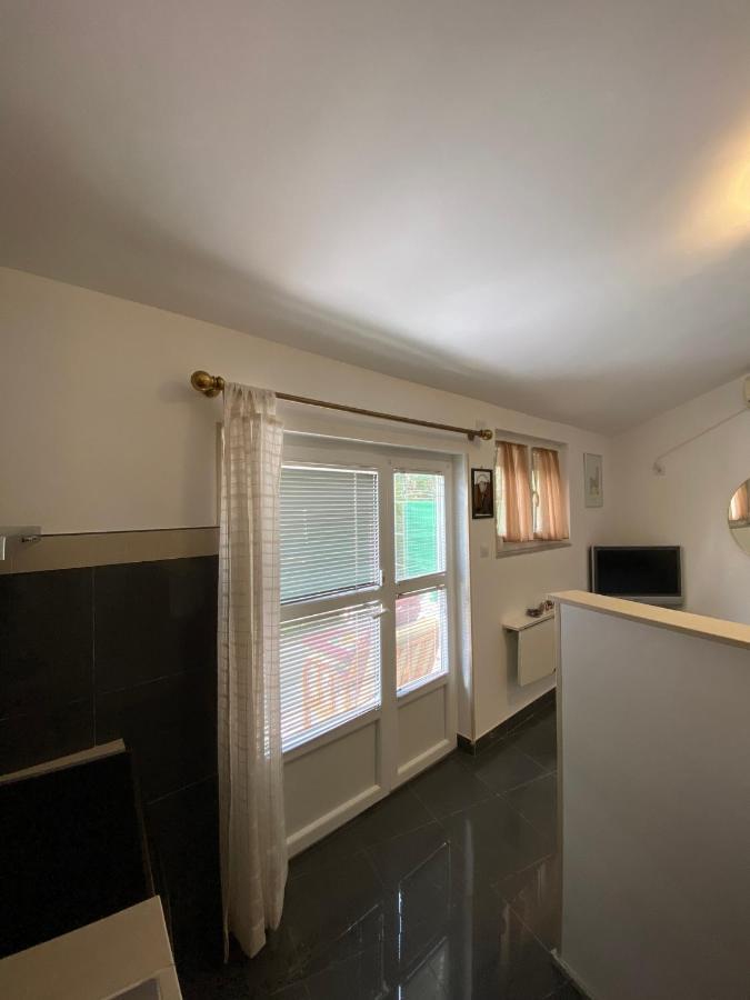 Apartmani Sara Omišalj Екстериор снимка